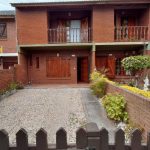 DUPLEX PARA 5 PERSONAS COSTA AZUL 3 AMB 2 BAÑOS ENT AUTO LAVADERO Y FONDO VERDE