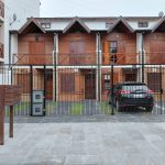 TRIPLEX COSTA AZUL ALQUILER TEMPORARIO 6 PERSONAS 2 CUADRAS DEL MAR ENTRADA AUTO INDEPENDIENTE