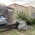 COSTA AZUL: VENTA CASA TIPO AMERICANA PLANTA BAJA GAS NATURAL ENTRADA AUTO 3 AMBIENTES PATIO PARRILLA 3 CUADRAS DEL MAR