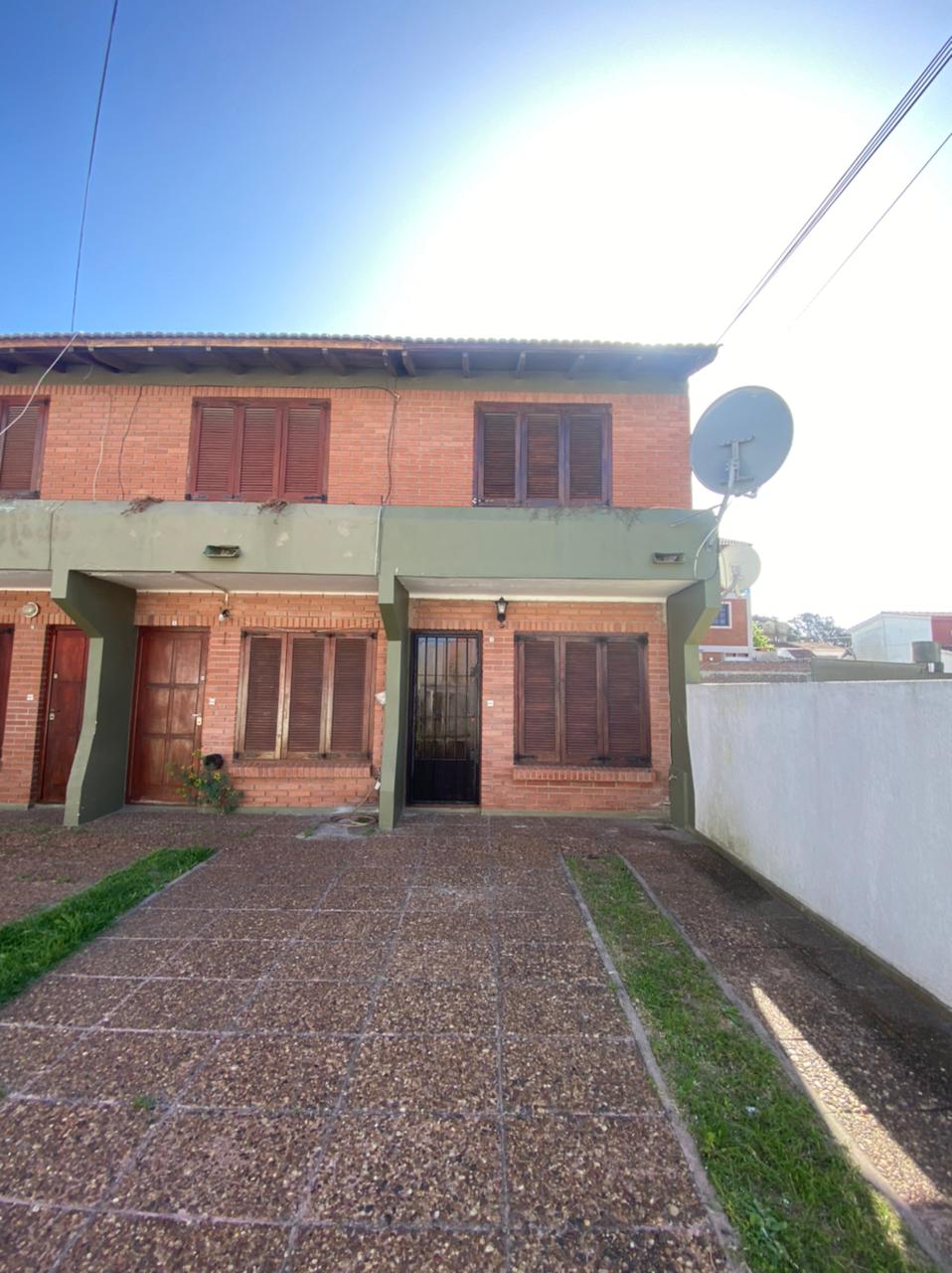 COSTA AZUL: VENTA DUPLEX/TRIPLEX 4 AMBIENTES IDEAL PARA DISFRUTAR LA COSTA CON TRANQUILIDAD A PASITOS DEL MAR