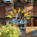 COSTA AZUL: VENTA DUPLEX A PASITOS DEL MAR SOBRE ASFALTO PATIO Y PARRILLA